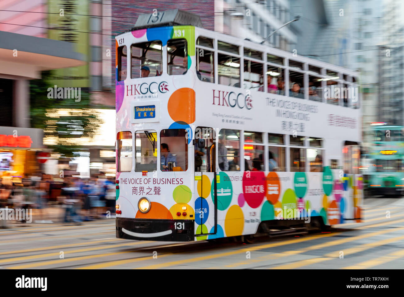 Eine traditionelle Hong Kong elektrische Straßenbahn, Hongkong, China Stockfoto