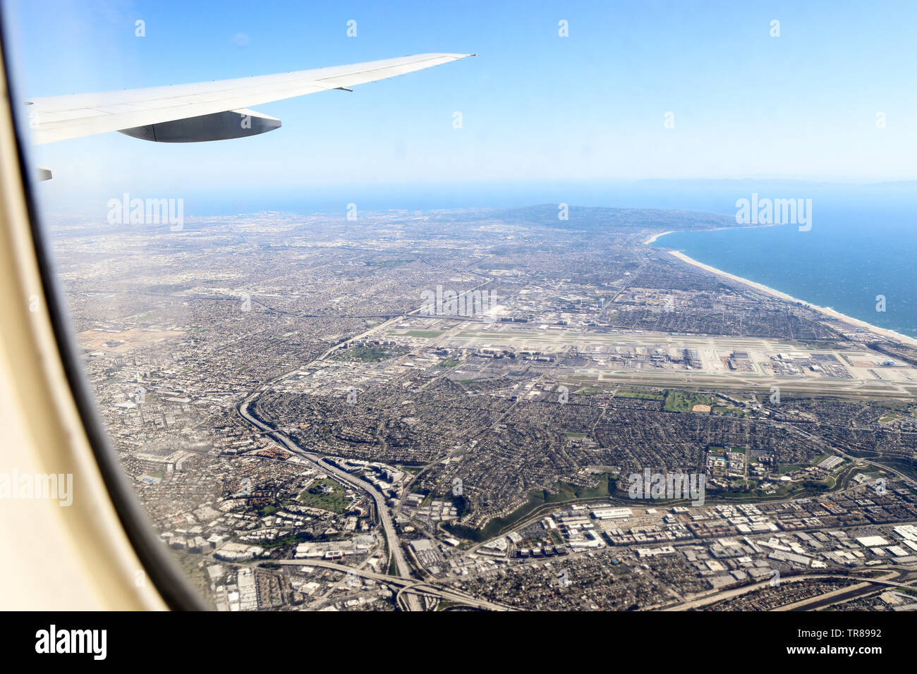 Luftaufnahme der pazifischen Küste und Los Angeles Airport aus ein Verkehrsflugzeug der Ankunft in Los Angeles Stockfoto