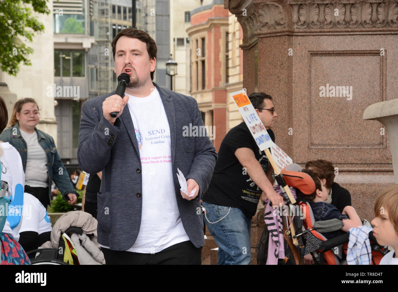 Senden nationale Krise hielt eine Kundgebung vor dem Parlament Sq, nachdem er in einer Petition zu 10 Downing am Donnerstag, den 30. Mai 2019. Stockfoto