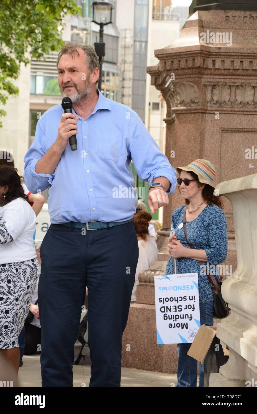 Senden nationale Krise hielt eine Kundgebung vor dem Parlament Sq, nachdem er in einer Petition zu 10 Downing am Donnerstag, den 30. Mai 2019. Stockfoto