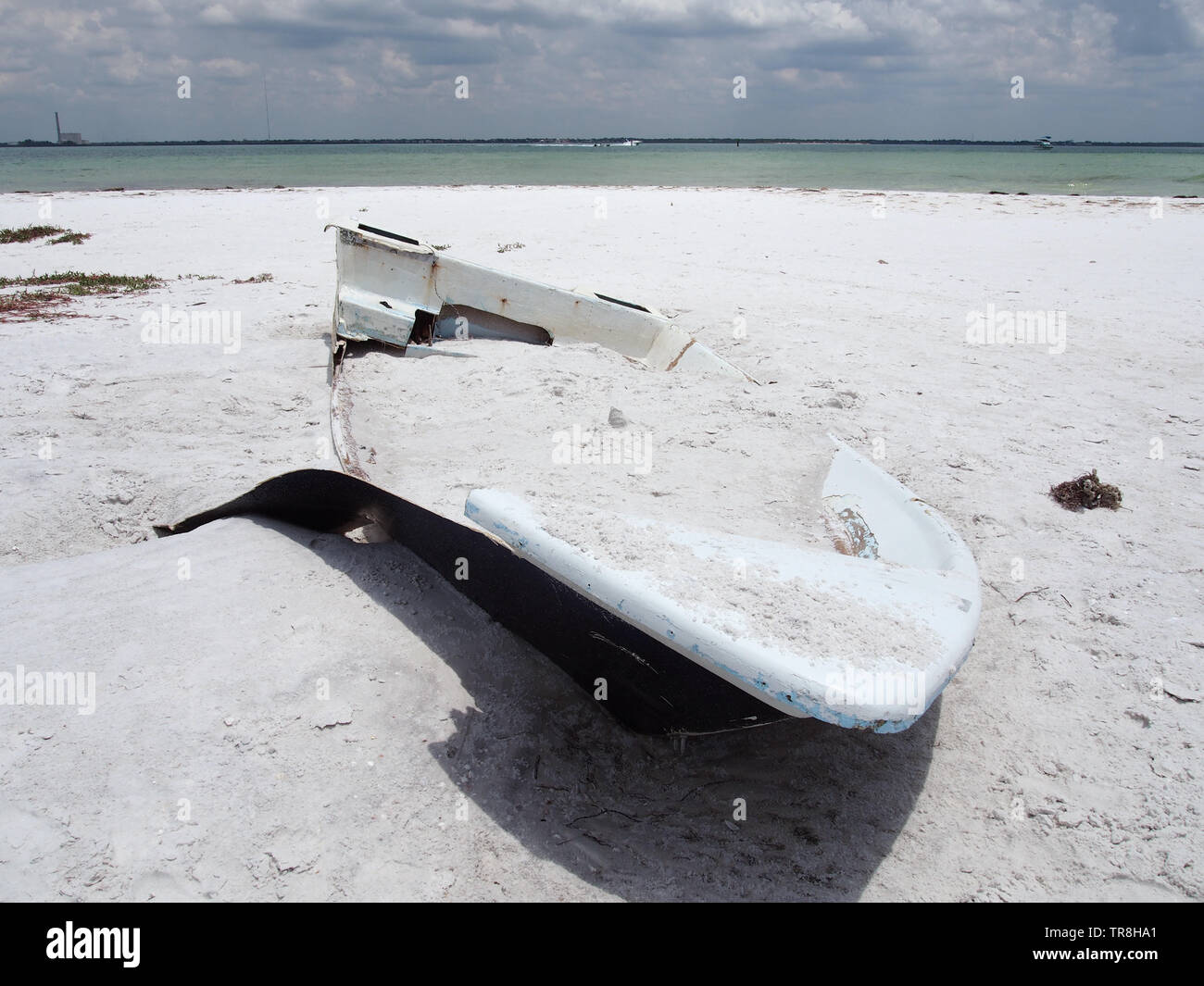 Boot Wrack am Anclote Schlüssel, Tarpon Springs, Florida, USA, 9. Mai 2019, © katharine Andriotis Stockfoto