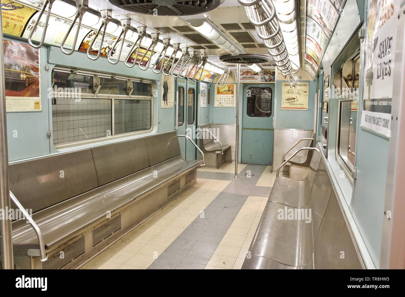 R-33 S-World's Fair Express am New York Transit Museum in Brooklyn, New York City Stockfoto