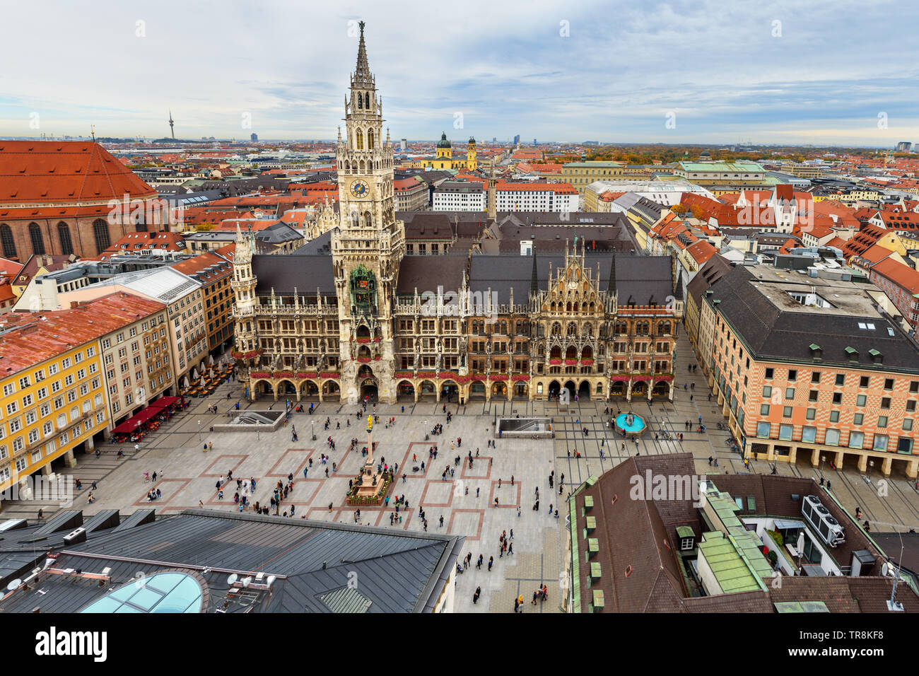 Antenne Stadtbild Münchens historische Altstadt mit Rathaus, Rathaus am Marienplatz. München. Deutschland Stockfoto