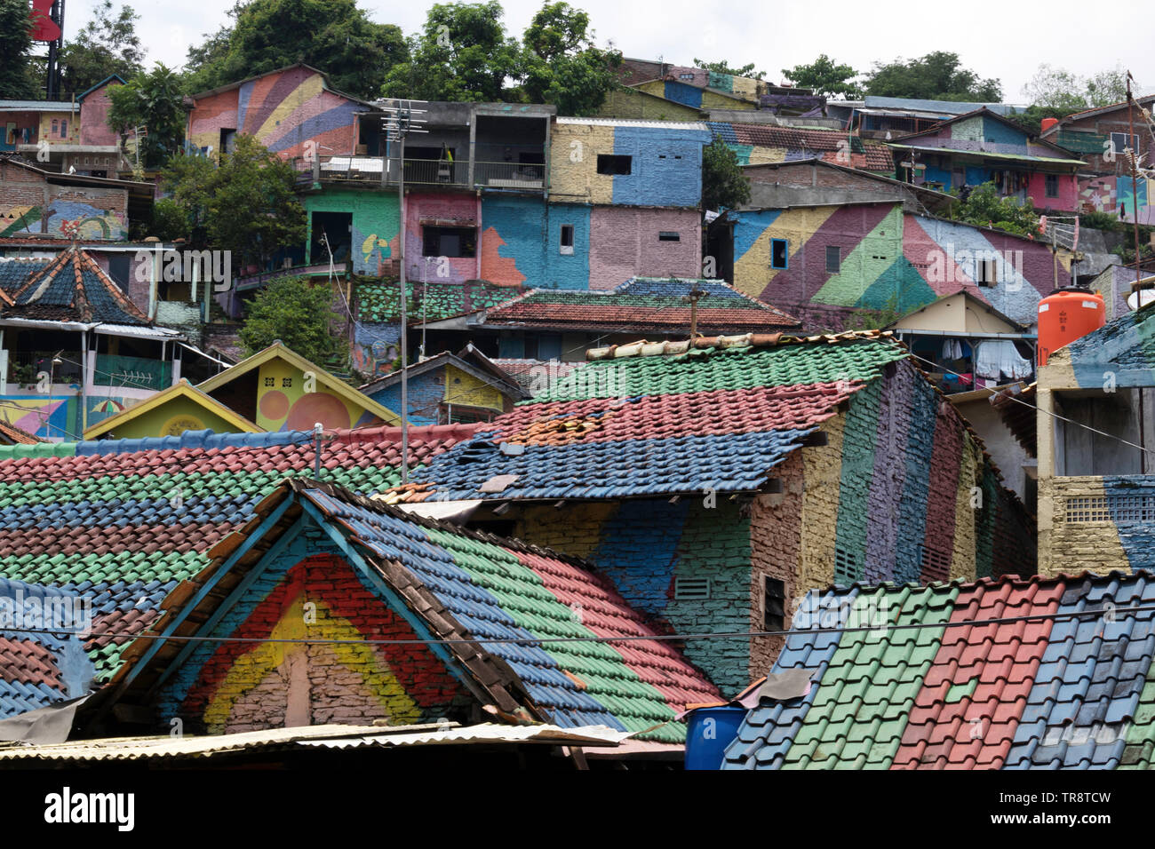 Semarang's Rainbow Village von Kampung Pelangi auf der indonesischen Insel Java Stockfoto