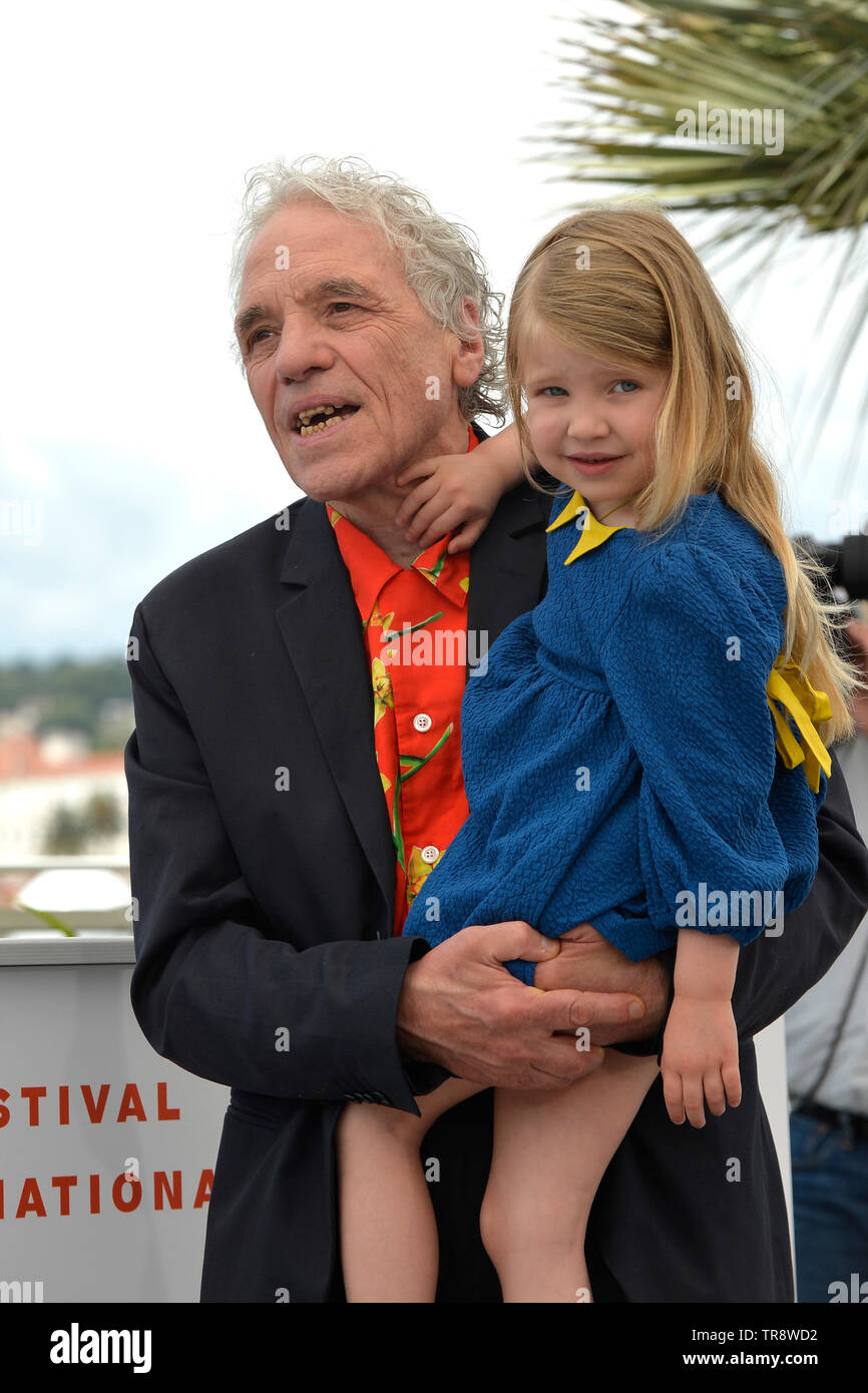 72Nd Ausgabe des Cannes Film Festival: Fotoshooting für den Film 'ÒTommaso mit Abel Ferrara, am 20. Mai 2019. Abel Ferrara und seine Tochter Stockfoto