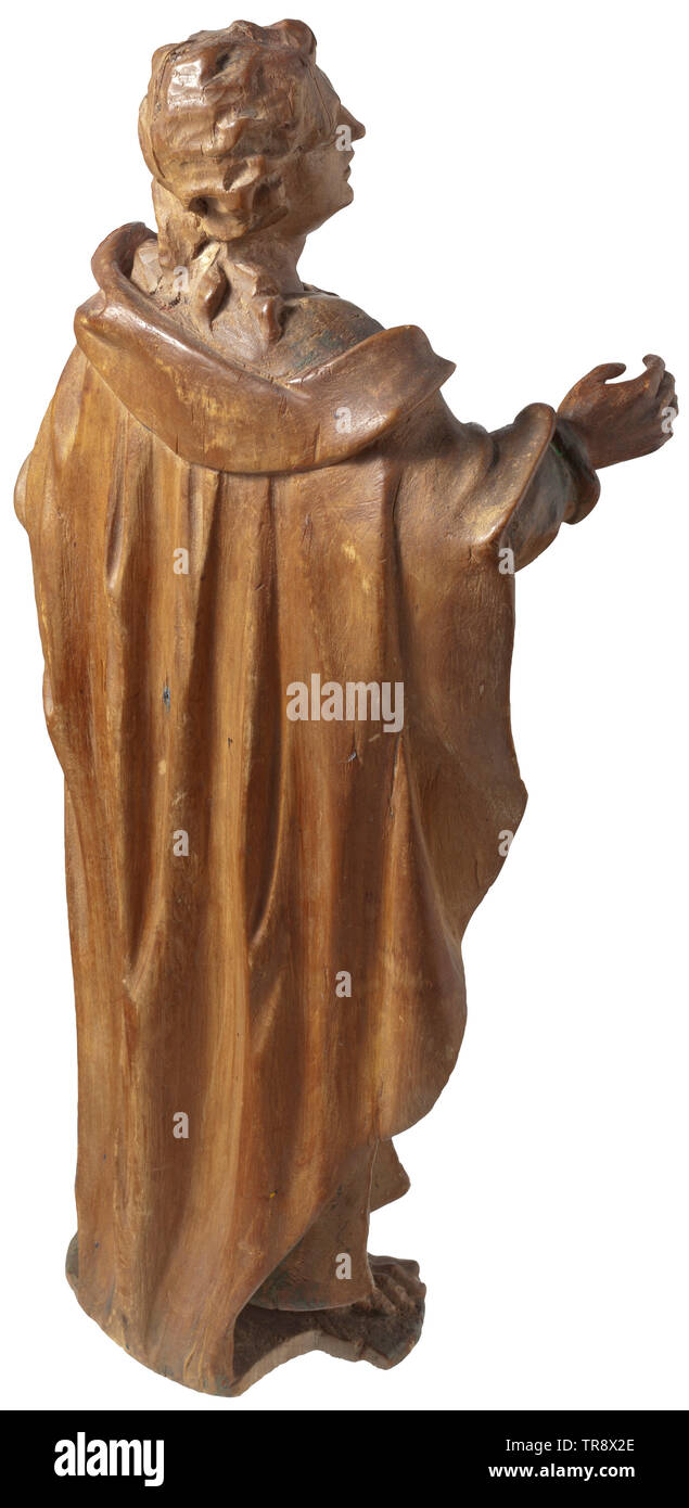 Einem Süddeutschen Skulptur des Heiligen Johannes, 18. Jahrhundert dreidimensionale Figur aus Lindenholz mit verbundenen Händen gemacht, wahrscheinlich aus einer Kreuzigungsgruppe. Stehende Figur, opulente Anordnung der Falten auf Kleid und Mantel, auf einem Sockel. Mehrere restaurierte Schwundrisse, sind die Hände, die Finger der linken Hand beschädigt sind. Höhe 39,5 cm. historischen, geschichtlichen, Bildende Künste, Kunst, Additional-Rights - Clearance-Info - Not-Available Stockfoto