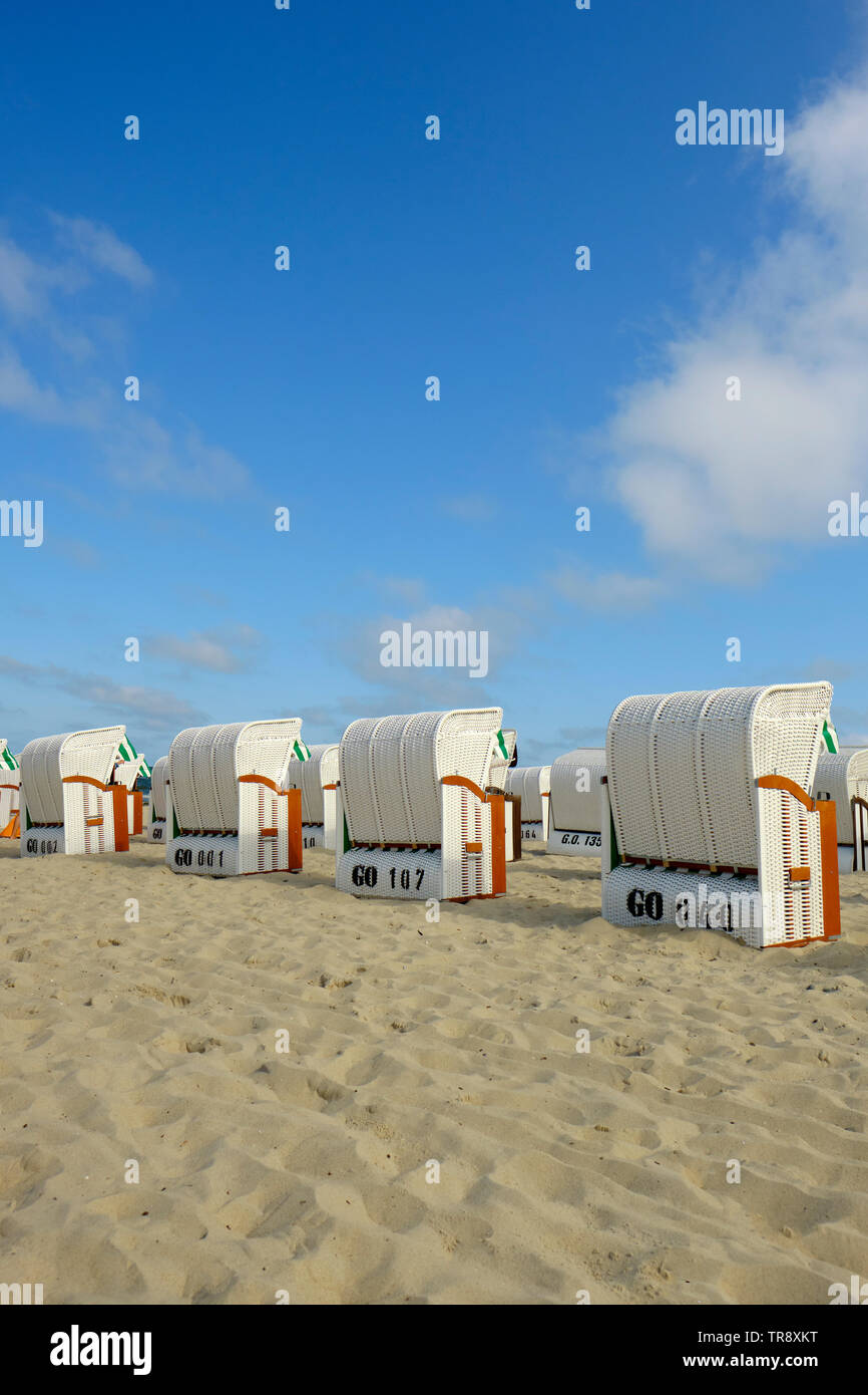 Typisch deutschen Stil Strand Liegestühle auf der Ostsee - Insel Rügen in Norddeutschland. Stockfoto