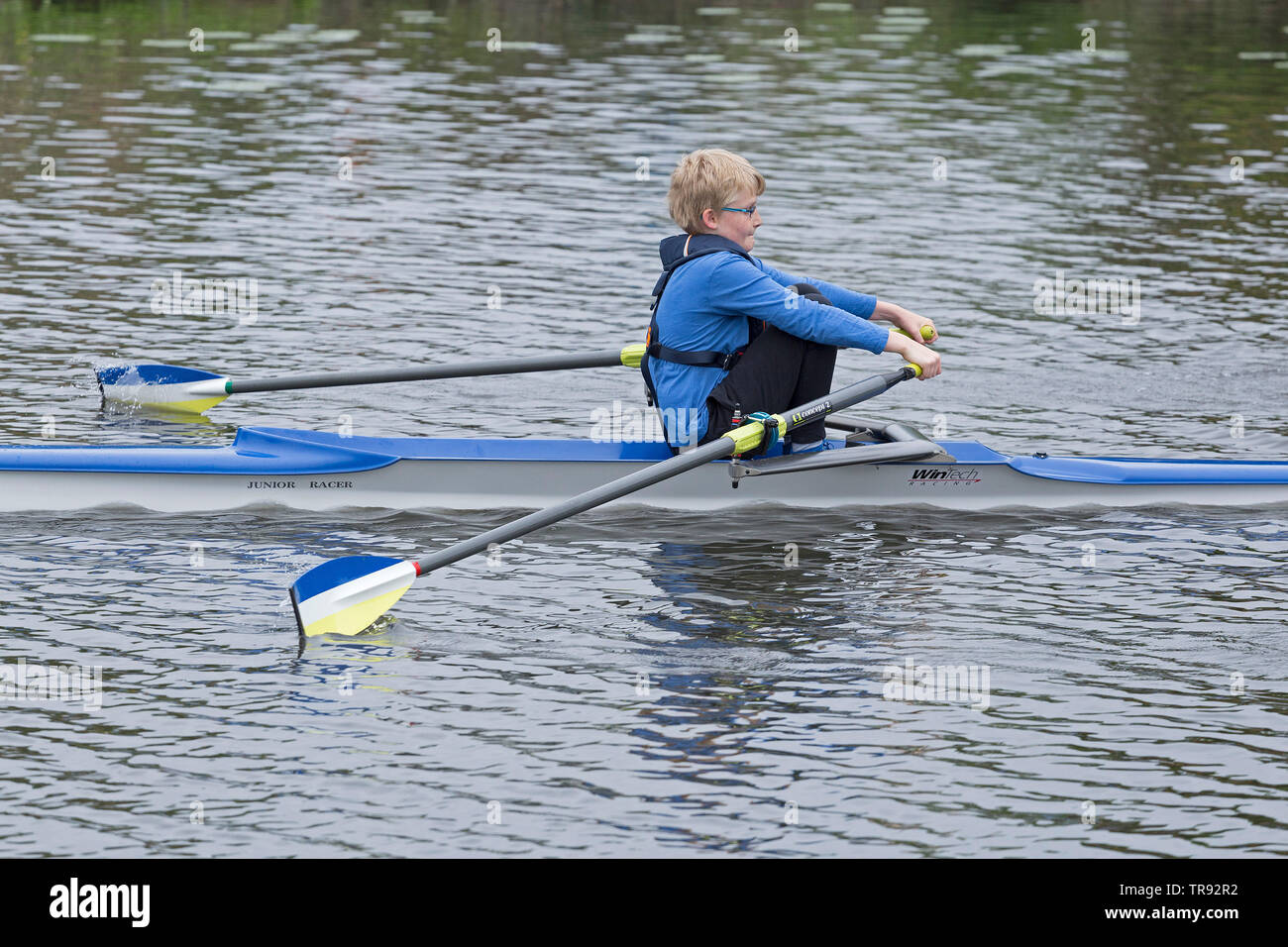 Junge rudern single Scull, rowing club Wilhelmsburg, Hamburg, Deutschland Stockfoto