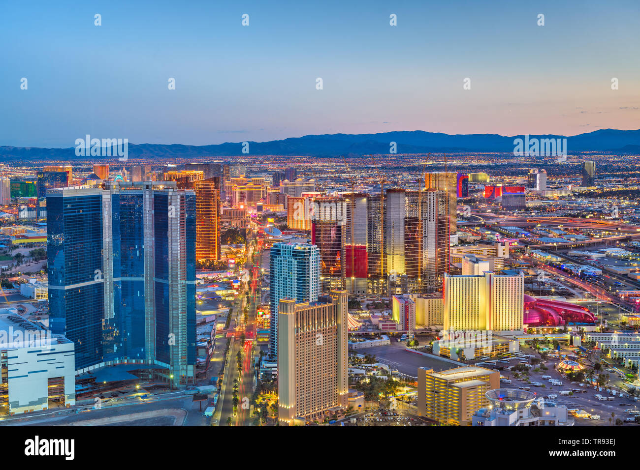 Las Vegas, Nevada, USA Skyline über den Streifen bei Dämmerung. Stockfoto