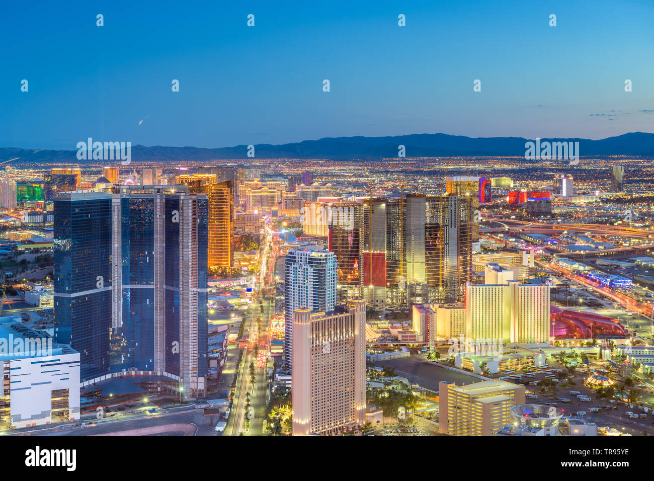 Las Vegas, Nevada, USA Skyline über den Streifen bei Dämmerung. Stockfoto