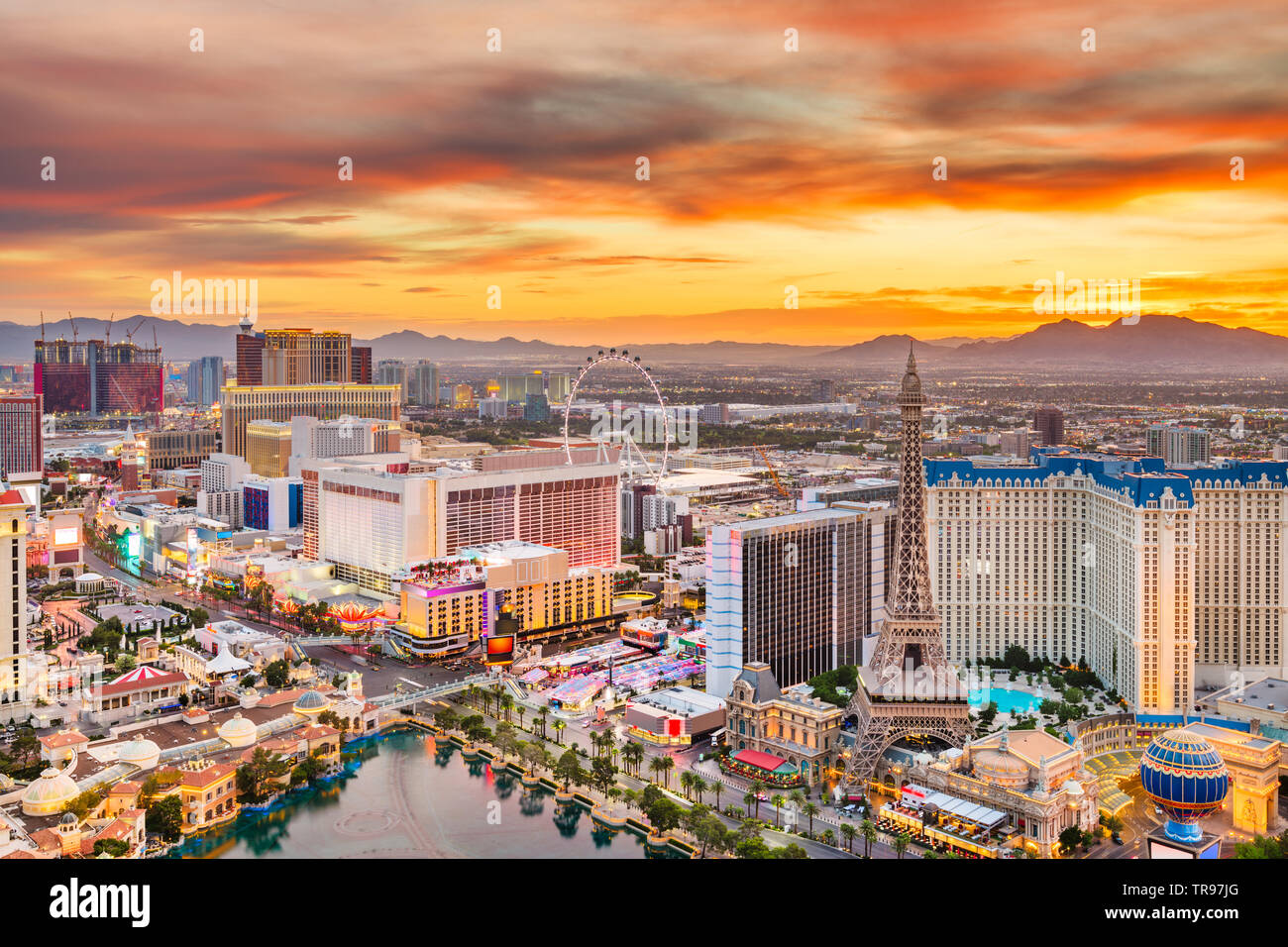 Las Vegas, Nevada, USA Skyline über den Streifen bei Dämmerung. Stockfoto