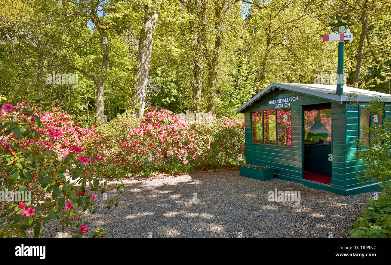 Ballindalloch Schloss Und Garten Banffshire Schottland Grune Hutte