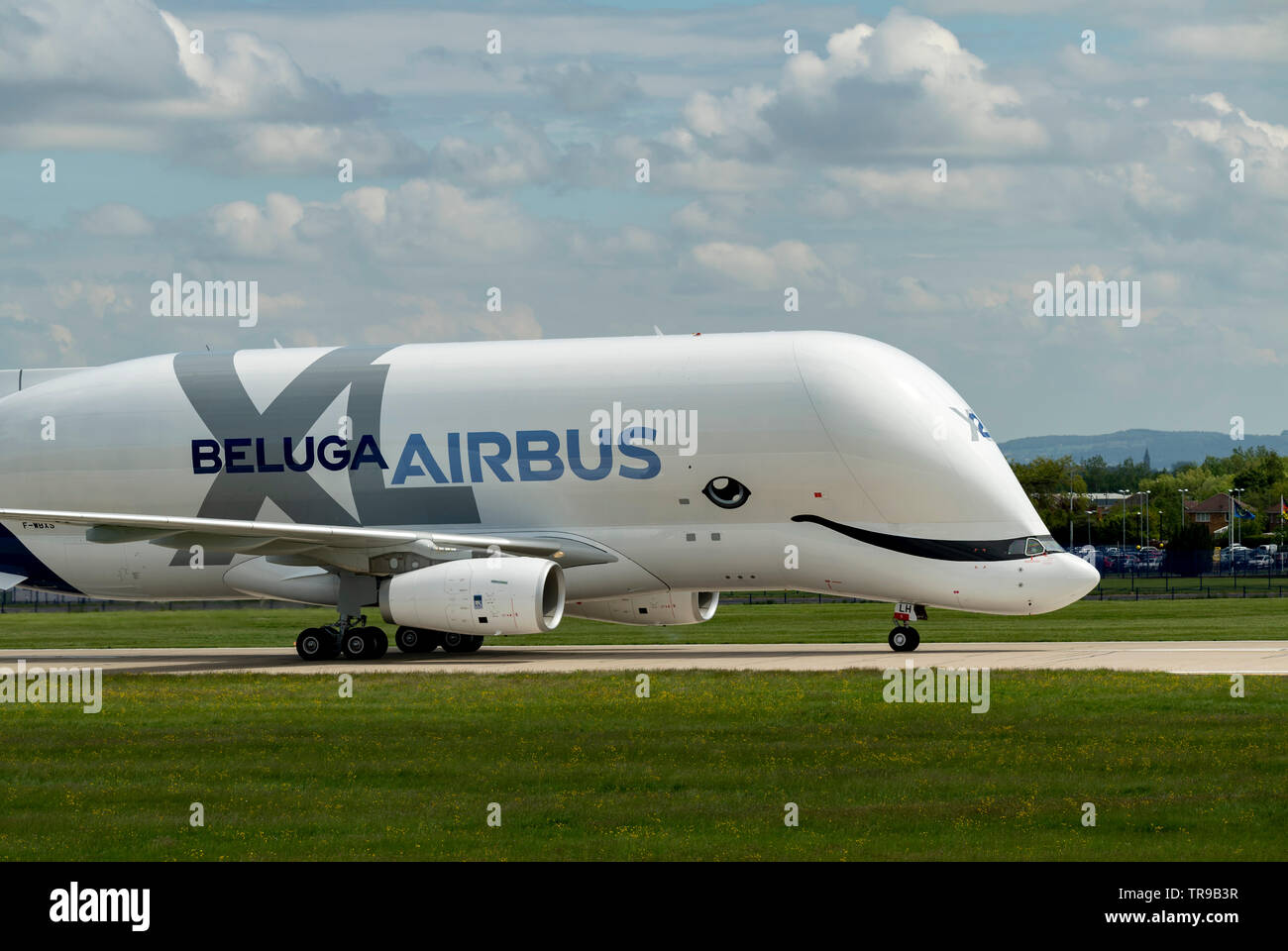 Airbus A 330-743 L Beluga XL2, F-Wbxs unten Start- und Landebahn nach der Landung am Flughafen Hawarden Stockfoto