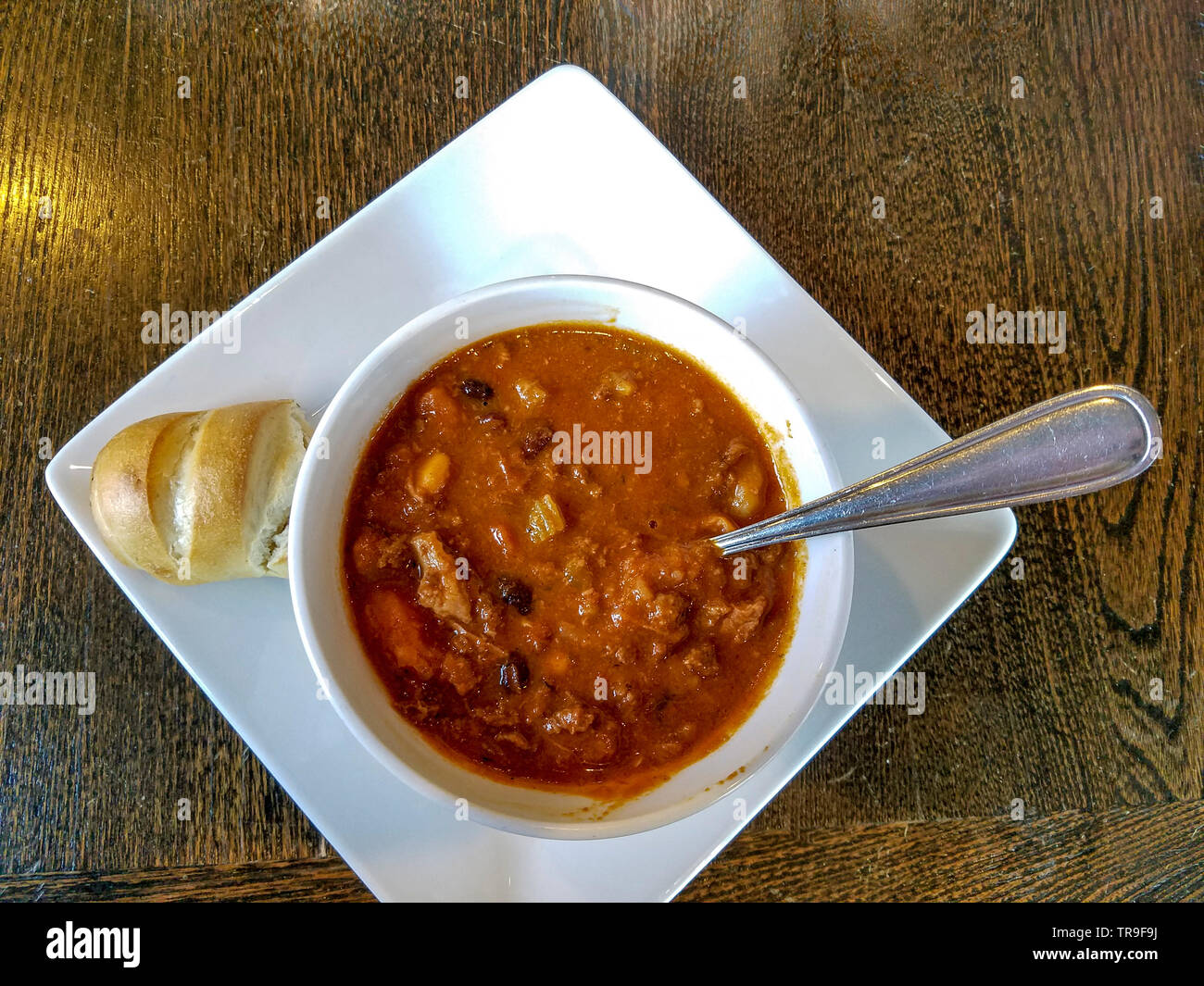 Die rote Geweih im Silver Star Mountain in British Columbia, Kanada, nennt dies "Fleisch und Kartoffeln Suppe." Es ist wirklich das Beste chili You'll Ever Taste Stockfoto