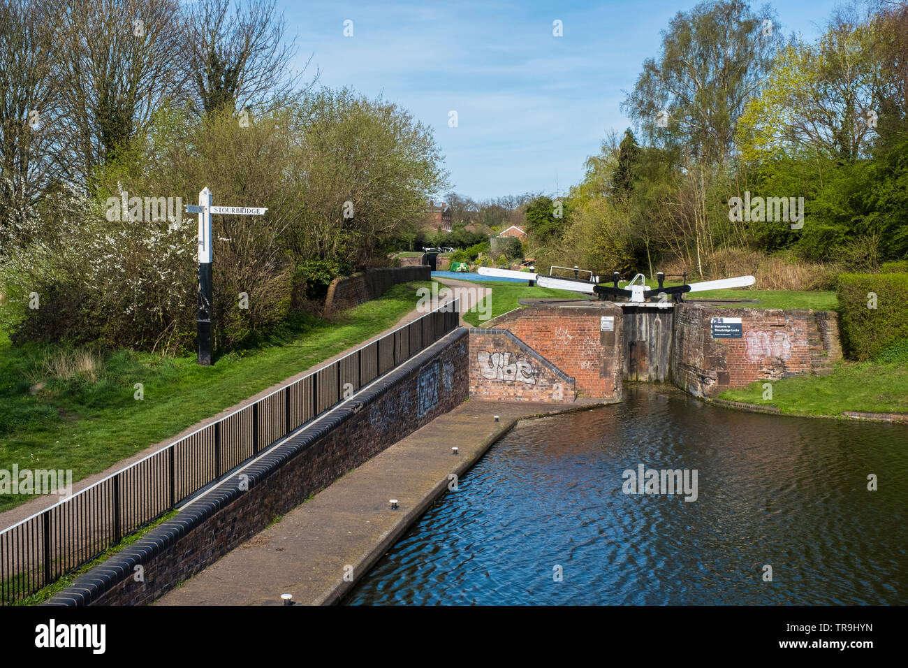 Schleuse auf der Stourbridge Canal in der Nähe von Stourbridge, West Midlands, England, Europa. Stockfoto