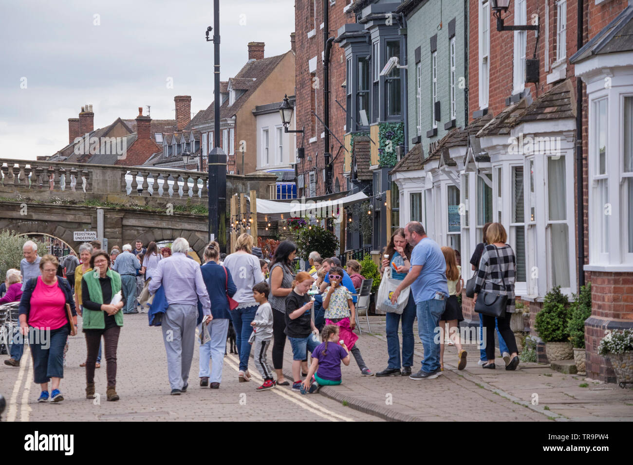 Der Uferpromenade am Bad Salzungen auf einem Sommertag, Worcestershire, England, Großbritannien Stockfoto