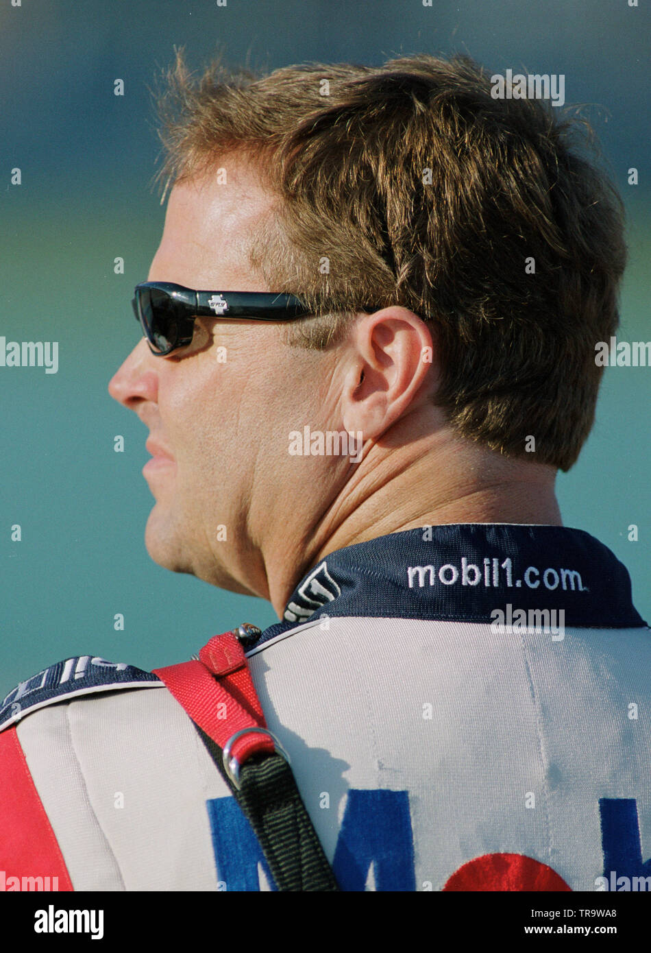 NASCAR Fahrer Mike Wallace auf Pit road Homestead Miami Speedway im November 2001. Stockfoto