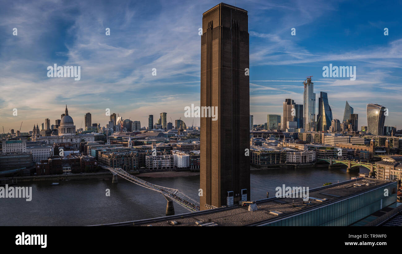 Einen Panoramablick über die Skyline von London vom Schalter Haus bei Tata Moderne in London Stockfoto