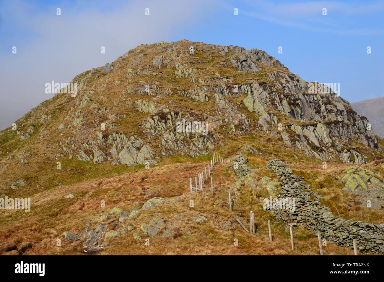 Rauhe Felsen von Eagle Crag auf die Besteigung des Wainwright High Street im Nationalpark Lake District, Cumbria, England, Großbritannien Stockfoto