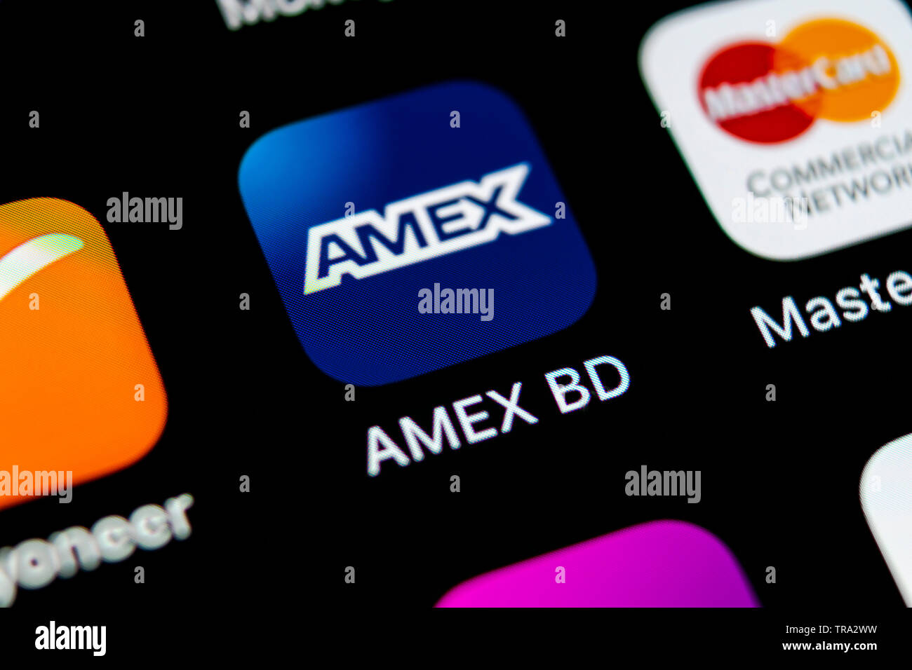 Sankt-Petersburg, Russland, 10. Mai 2018: Amex Symbol auf Apple iPhone X Bildschirm des Smartphones. Amex Symbol der App. American Express ist eine Onli Stockfoto