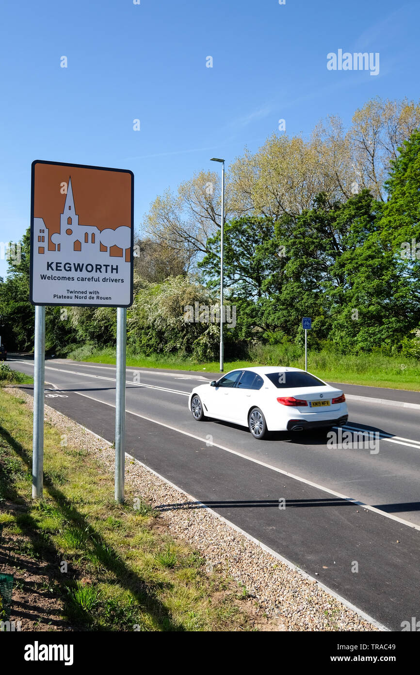Neue Dorf Zeichen in Derby Leicestershire Stockfoto