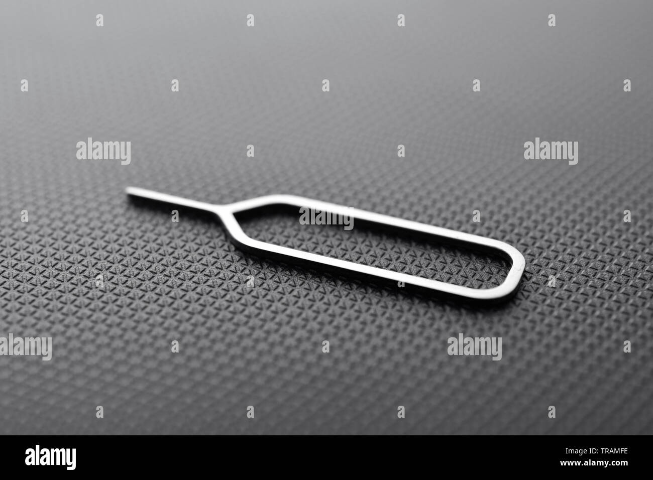 Sim-Werkzeug auf Schwarz strukturierten Hintergrund Stockfoto