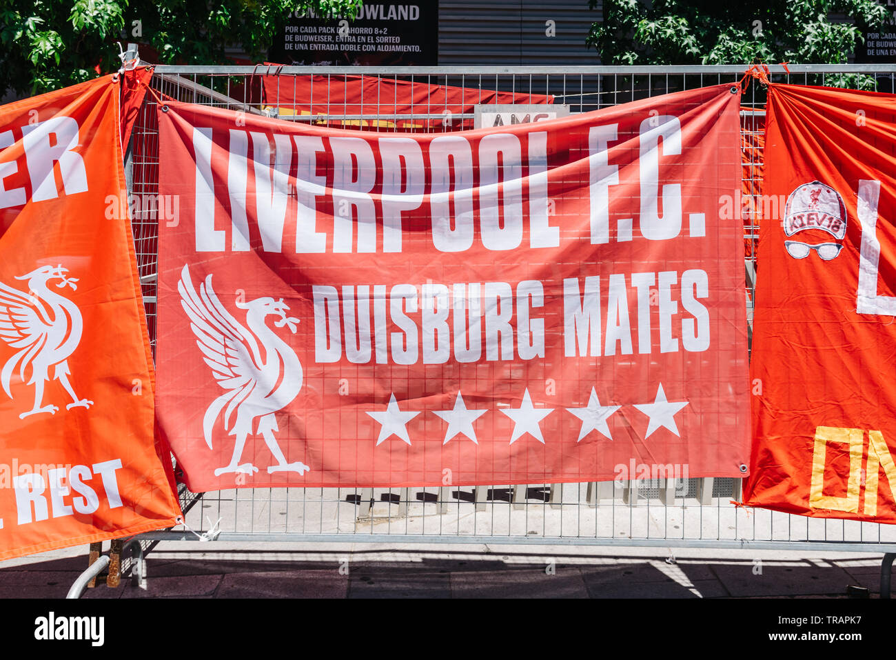 Madrid, Spanien - 1. Juni 2019: Liverpool Fans in der Fan Zone auf der Plaza de Felipe II vor der UEFA Champions League Finale zwischen Totten Stockfoto