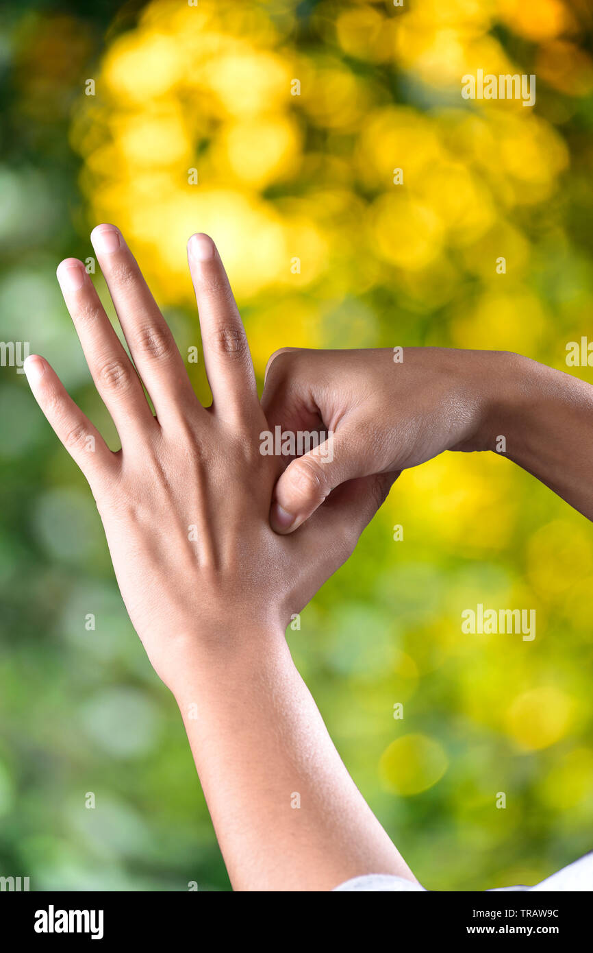 Akupressur, weiblichen Selbst tun, Ayurveda Stockfoto