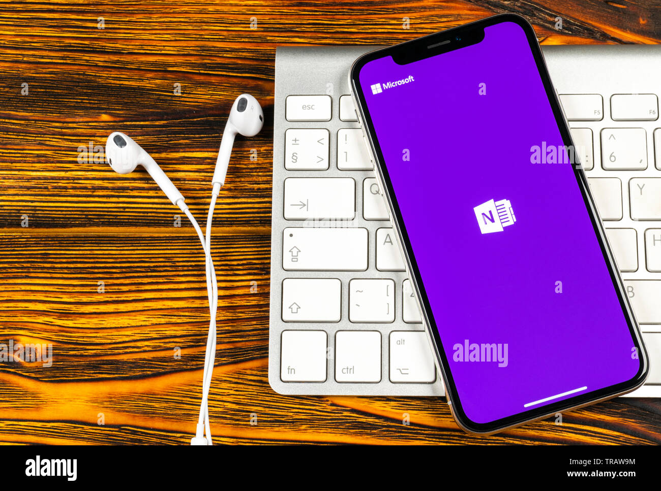 Sankt-Petersburg, Russland, Juni 2, 2018: Microsoft OneNote office Symbol auf Apple iPhone X-close-up. Microsoft eine Note App Symbol. Micr Stockfoto