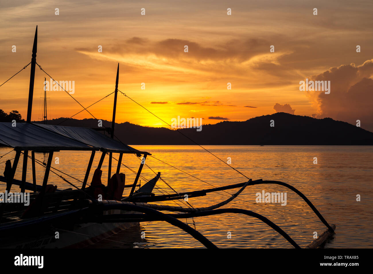 Sonnenuntergang am Strand von Port Barton Stockfoto