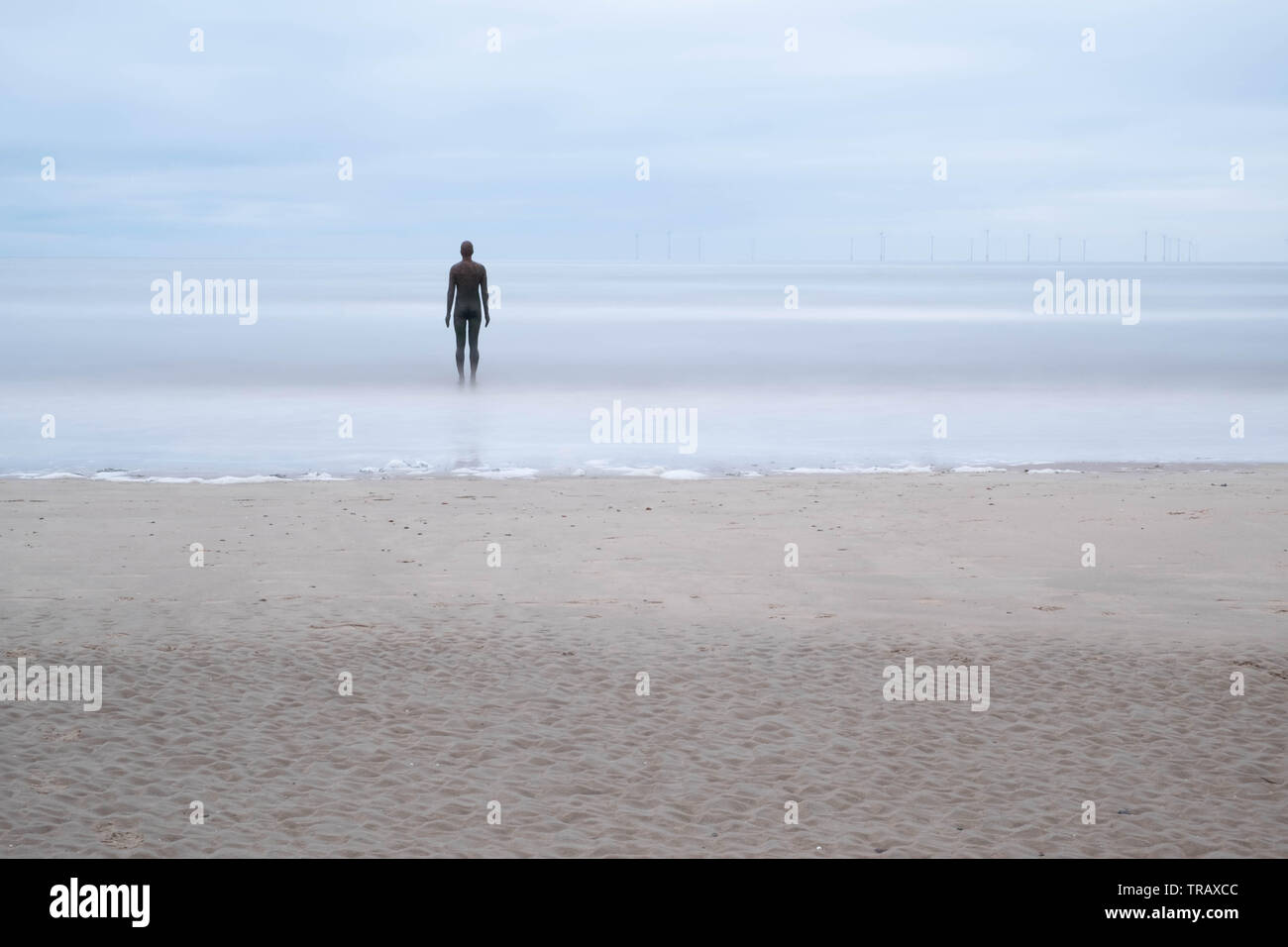 Antony Gormley Ein weiterer Ort kunst Installation, Crosby Strand, Liverpool Stockfoto