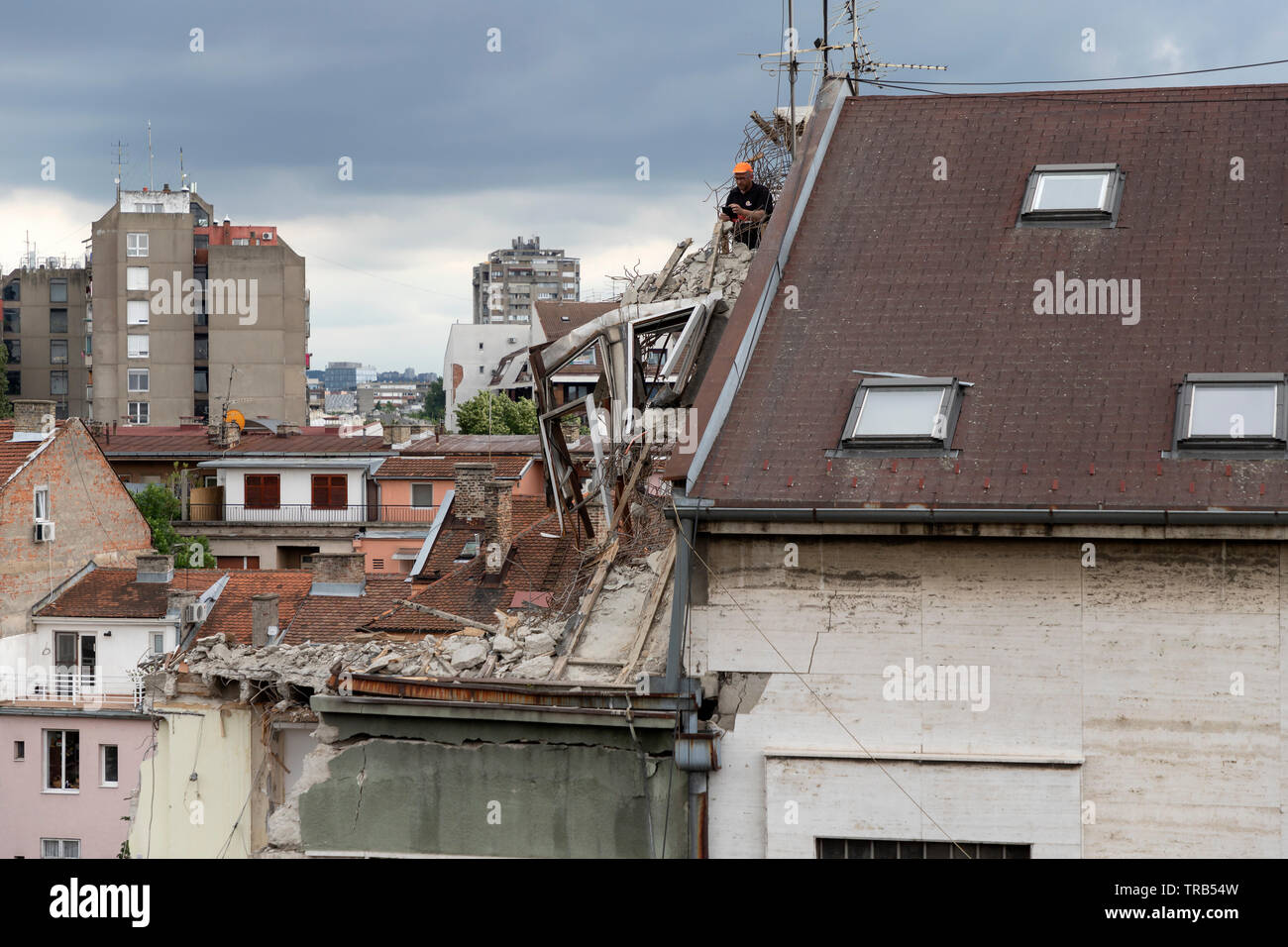 Belgrad, Serbien - der Abriss von einem leerstehenden Gebäude in Zemun Stockfoto