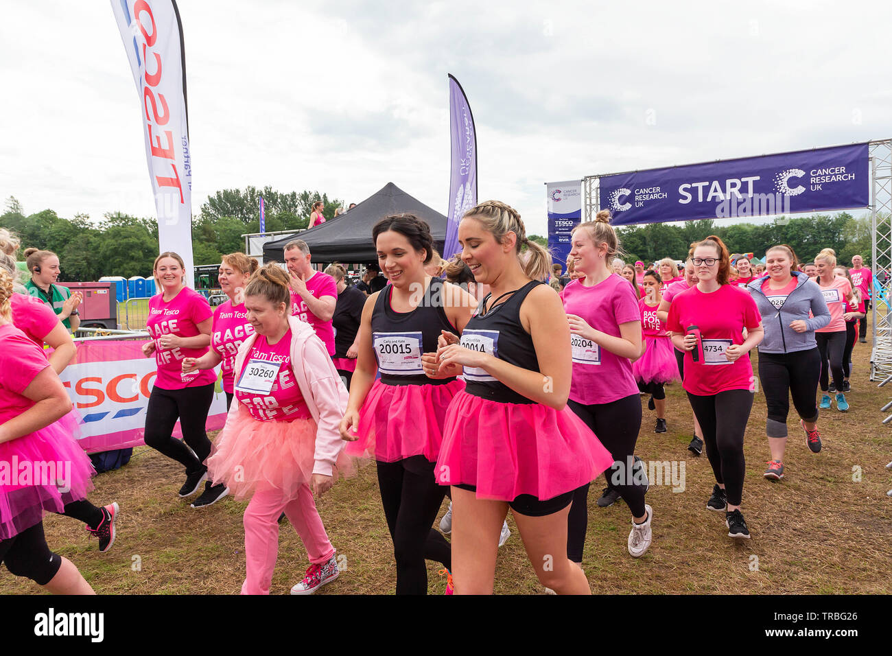 Warrington, Großbritannien. 2. Juni 2019. Warrington, Großbritannien. 2. Juni 2019. Rennen für das Leben 2019, Warrington, zugunsten der Krebsforschung Kredit Kredit: John Hopkins/Alamy leben Nachrichten Stockfoto