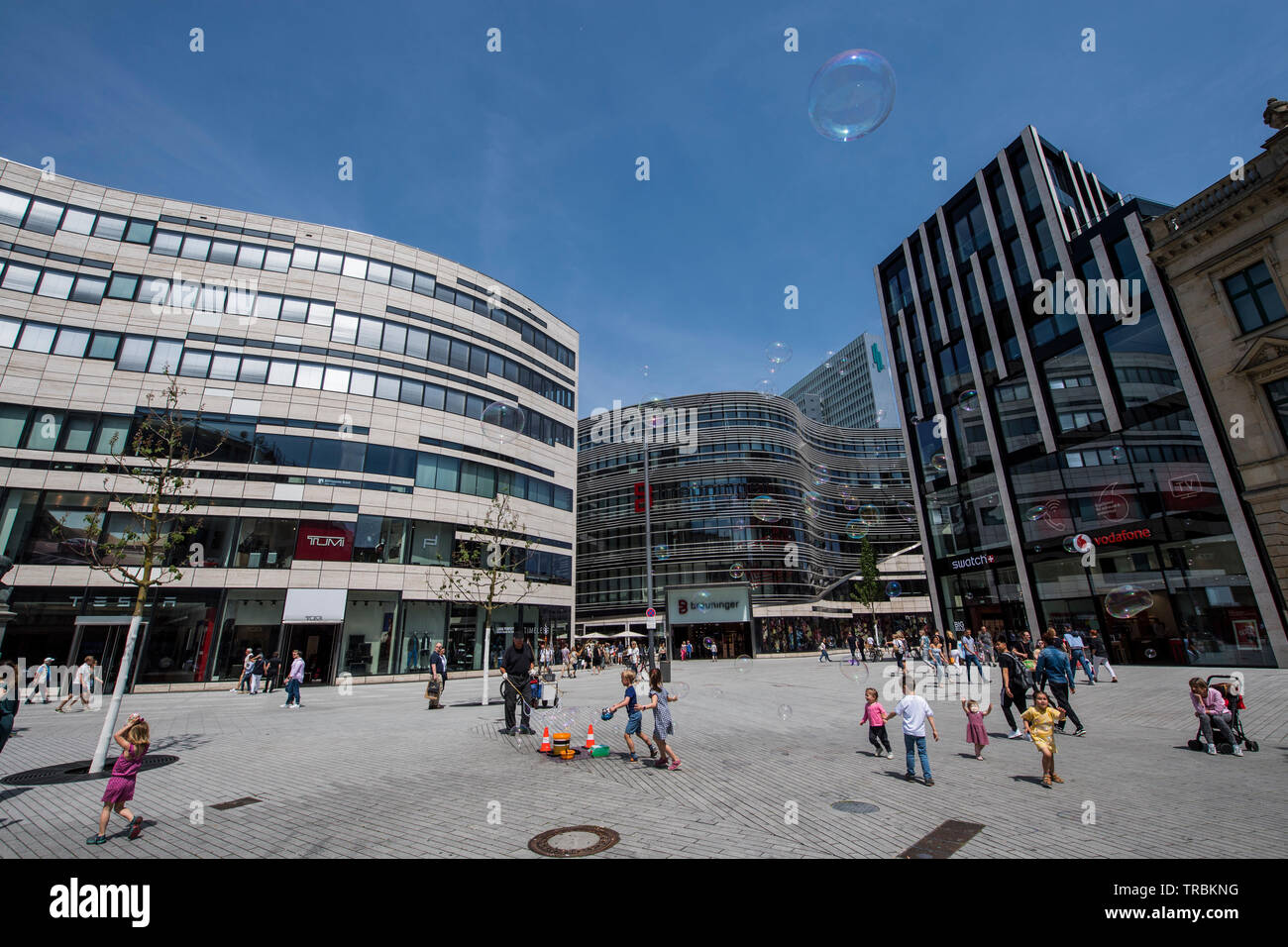 Düsseldorf, Deutschland. Königsalle und Einkaufszentrum Köbogen. Stockfoto