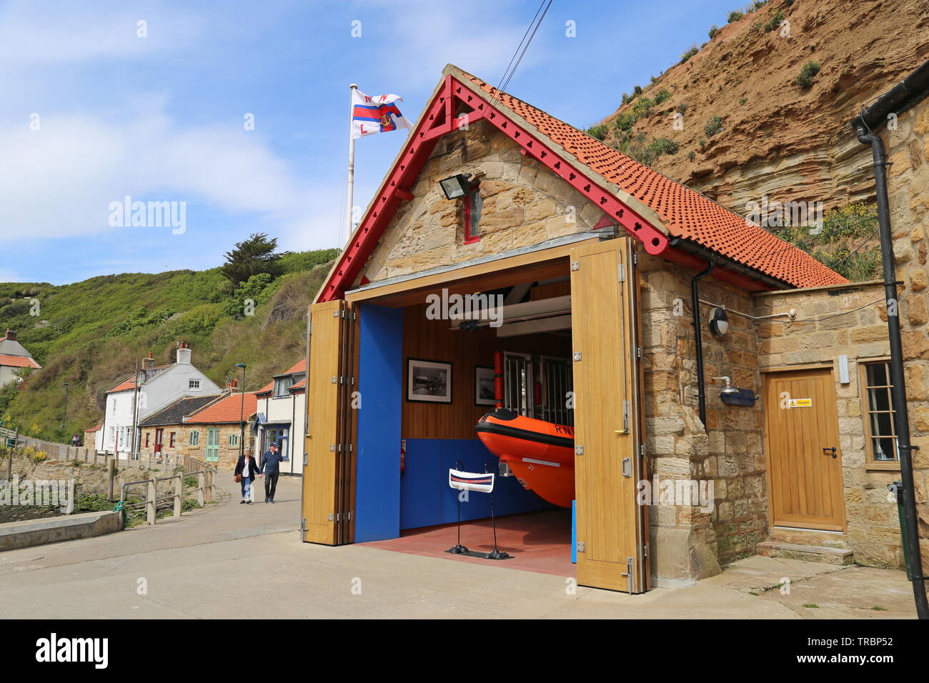 RNLI Lifeboat Station, Nordseite, Staithes, Borough von Scarborough, North Yorkshire, England, Großbritannien, USA, UK, Europa Stockfoto