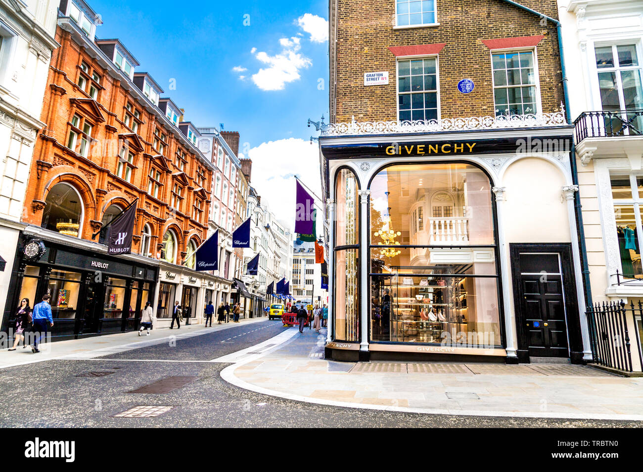 Mayfair Givenchy Store und New Bond Street London, Großbritannien Stockfoto