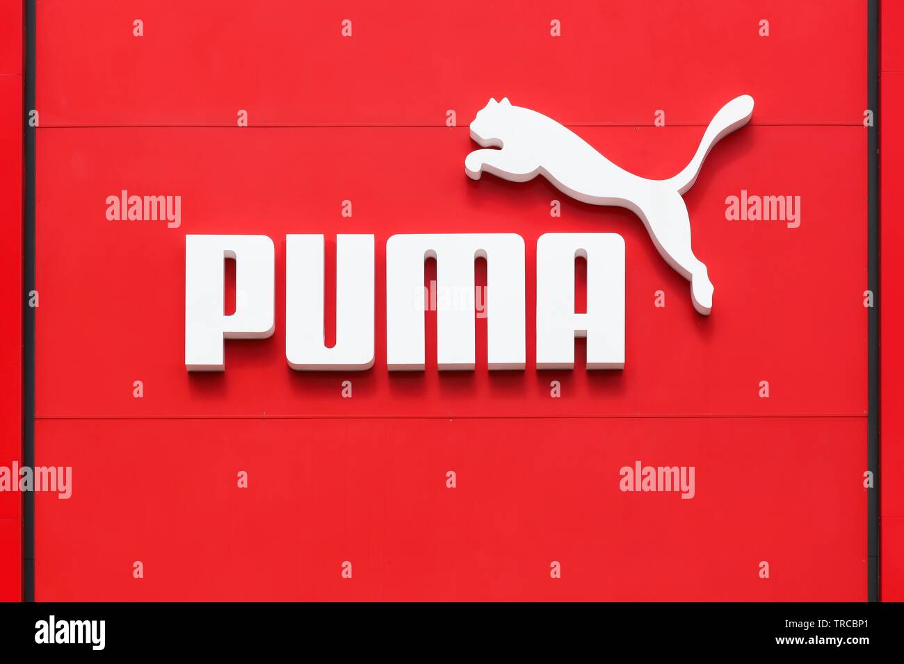 Bremen, Deutschland - Juli 2, 2017: Puma Logo an einer Wand. Puma ist eine große deutsche multinationale Unternehmen produziert, dass sportlich, Freizeitschuhe, Sportswear Stockfoto