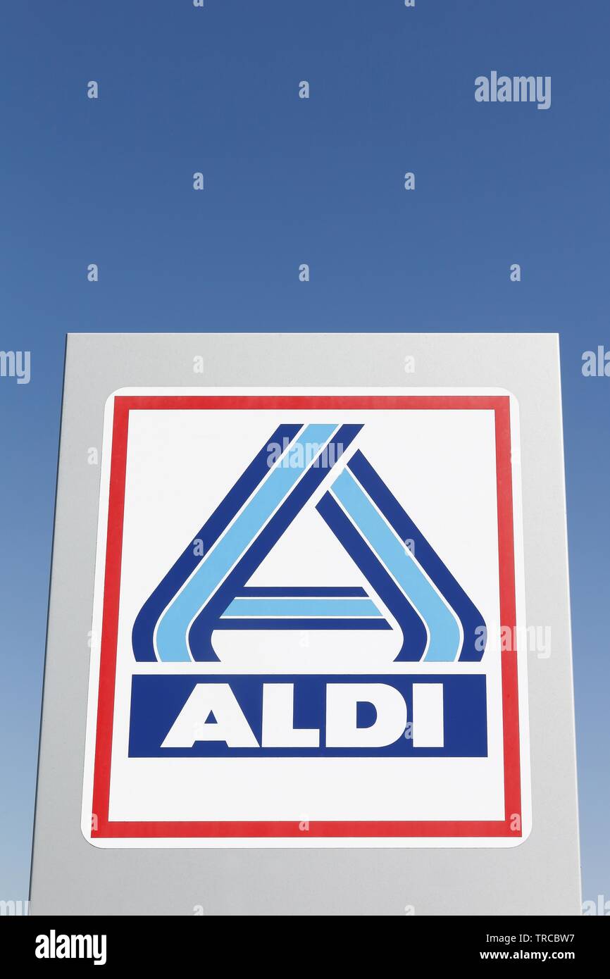 Aalborg, Dänemark - 8. Mai 2016: Aldi Logo auf einem Panel. Aldi ist einer der weltweit führenden Discounter Kette Stockfoto