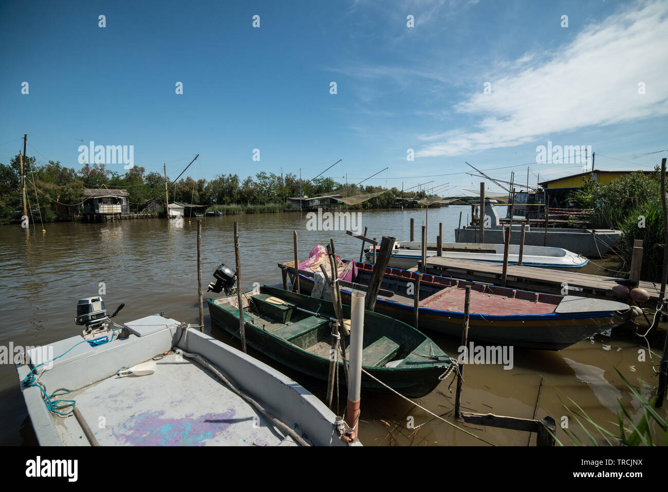 Kleinen Fischerhafen in Delta del Po, Porto Tolle, Italien, Juni 2019 Stockfoto