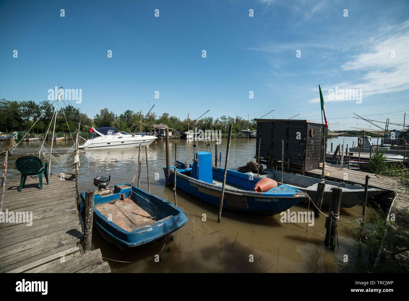 Kleinen Fischerhafen in Delta del Po, Porto Tolle, Italien, Juni 2019 Stockfoto