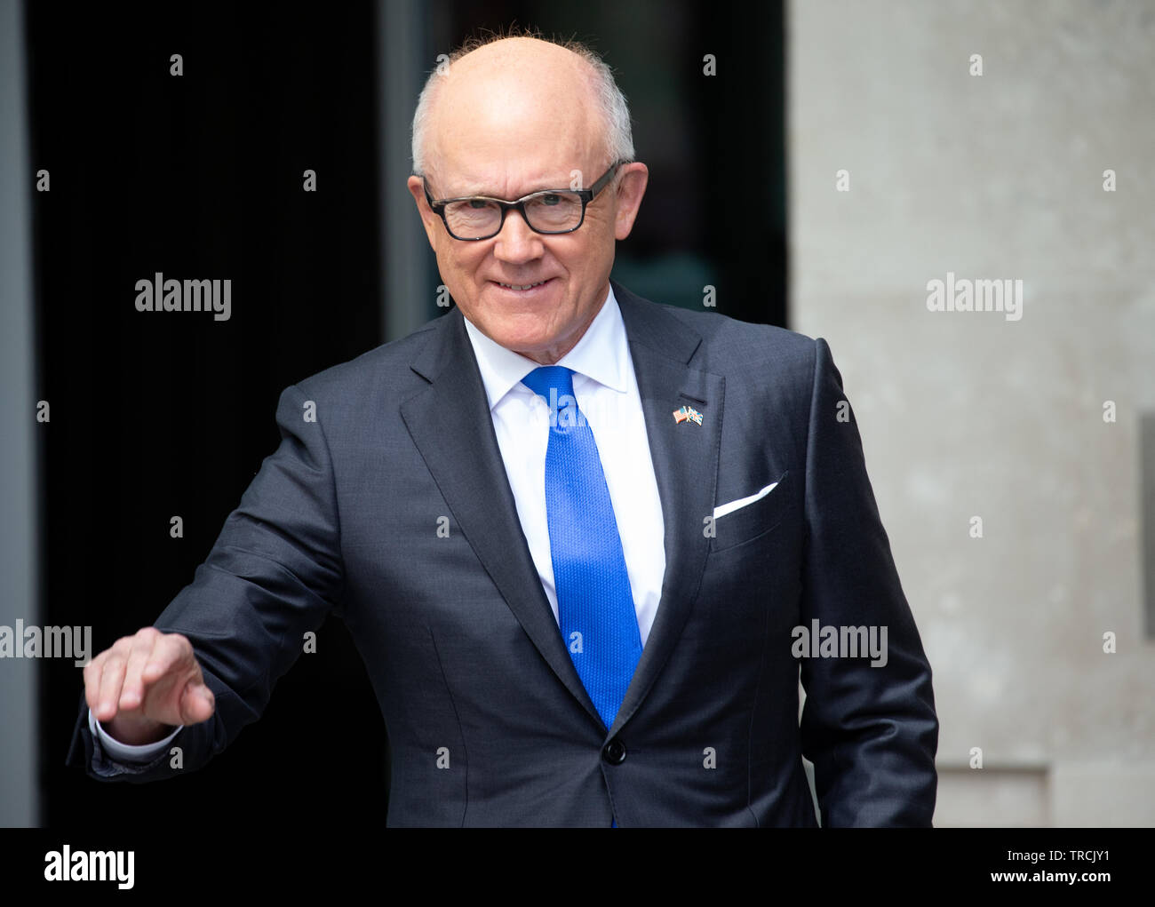 Amerikanische Botschafter in London, Woody Johnson, kommt bei den BBC Studios vor dem Besuch von Präsident Donald Trump. Stockfoto
