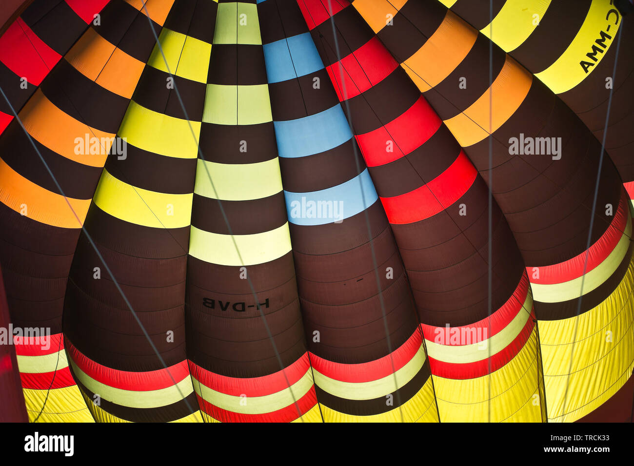 III Regatta von Aerostatische Luftballons in Gijón, Asturien, haben mehr als 20 Teilnehmer aus ganz Spanien, fünf von ihnen von Gijón. Stockfoto