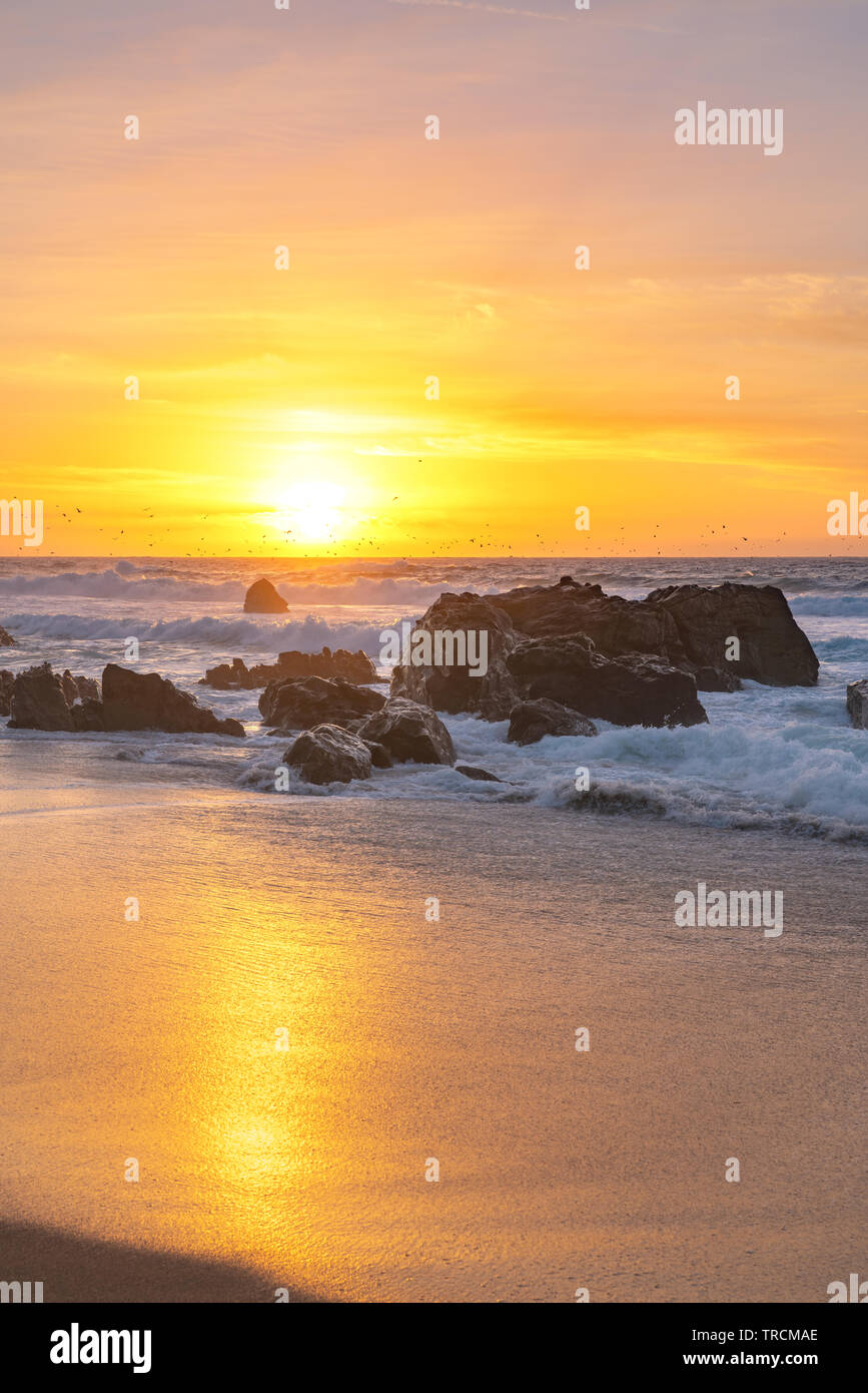 Schönen Sonnenuntergang an der Küste von Big Sur, Kalifornien. Stockfoto