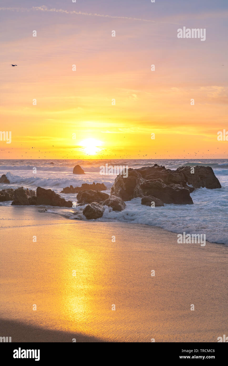 Schönen Sonnenuntergang an der Küste von Big Sur, Kalifornien. Stockfoto