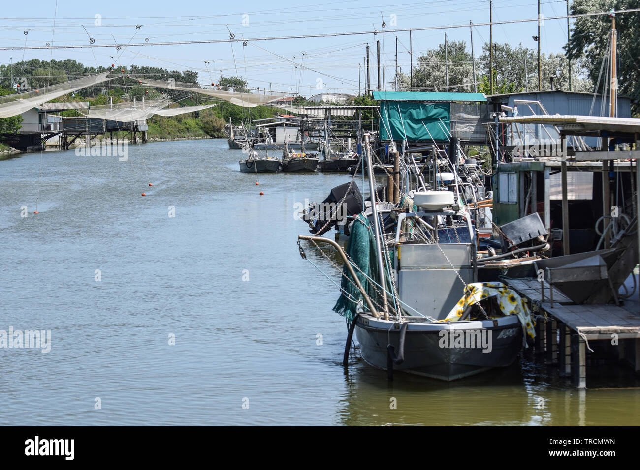 Angeln am Fluss, Delta del Po, Comacchio, Emilia-Romagna, Italien. Juni 2019 Stockfoto