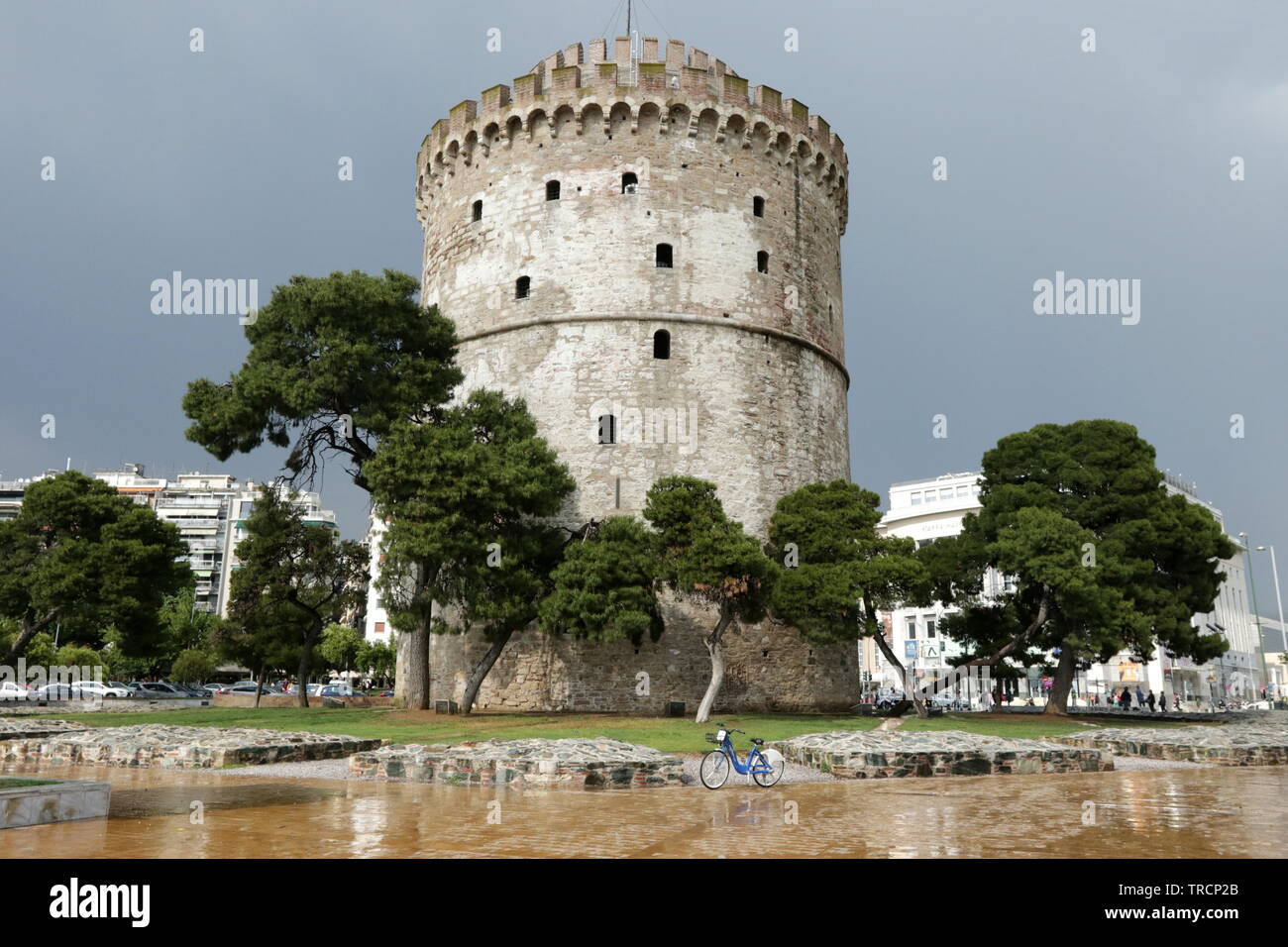 Der Weiße Turm Denkmal und Museum am Ufer der Stadt Thessaloniki und das Wahrzeichen der Stadt. Stockfoto