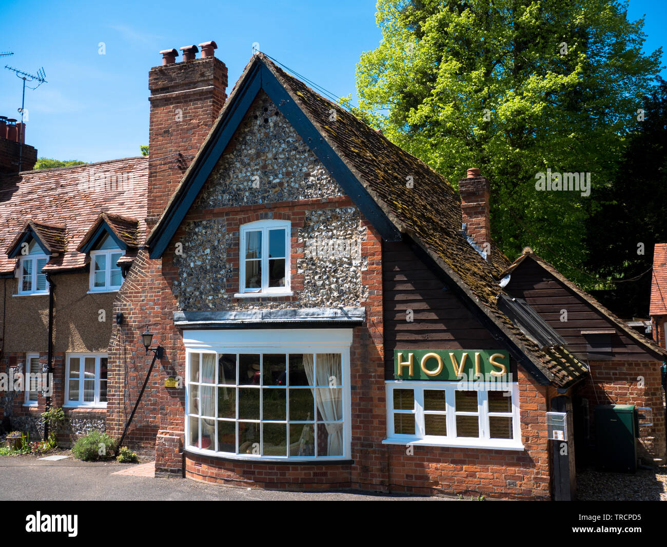 Alte Bäckerei mit Hovis unterzeichnen, Hambleden Dorf, Wycombe Bezirk, Berkshire, England, UK, GB. Stockfoto