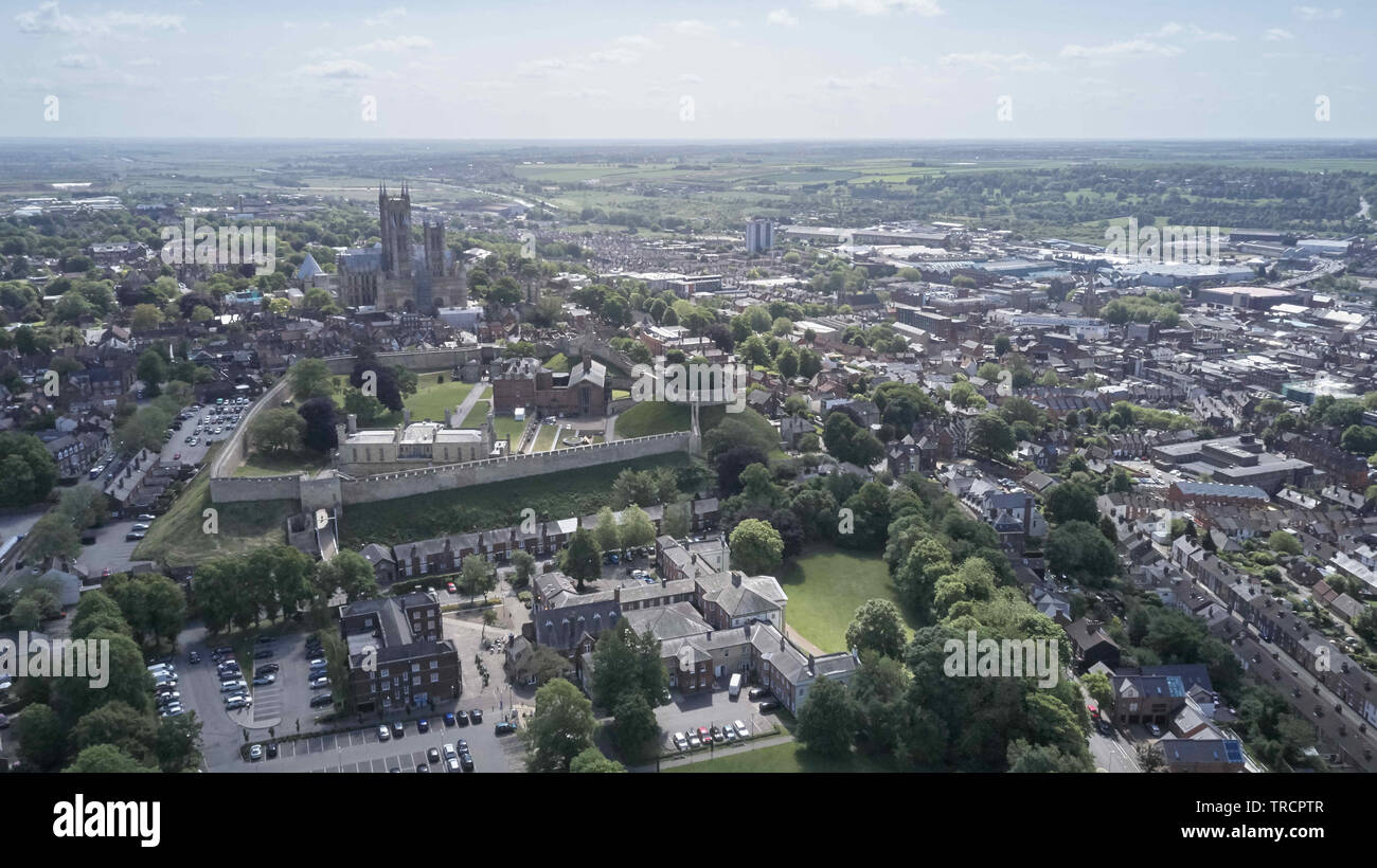 Luftaufnahme von bergauf Lincoln, Lincoln, Lincoln Cathedral und der Wasserturm Stockfoto