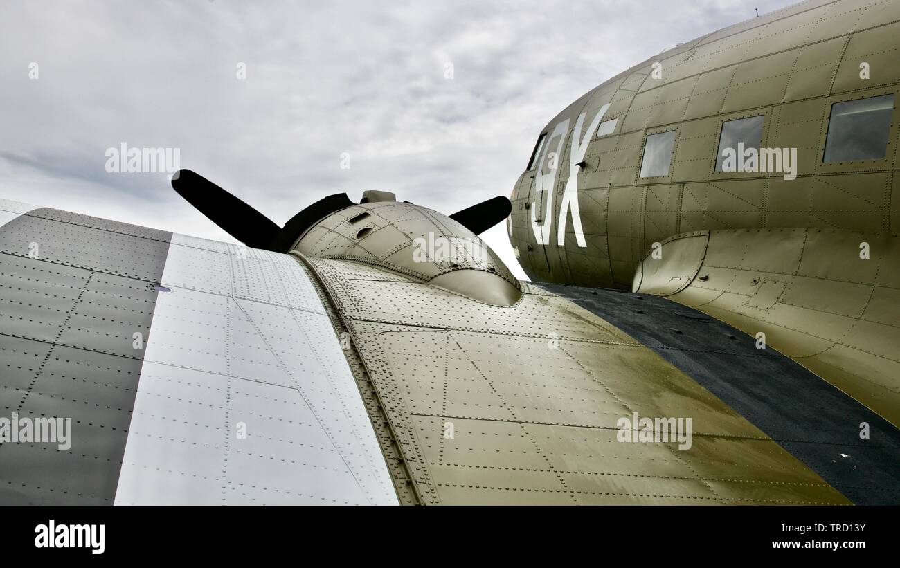 C-47 N 150 D (101 Airbourne Tribut) Am2019 Shuttleworth fliegendes Festival das 75-jährige Jubiläum von D zum Gedenken an den Tag Stockfoto