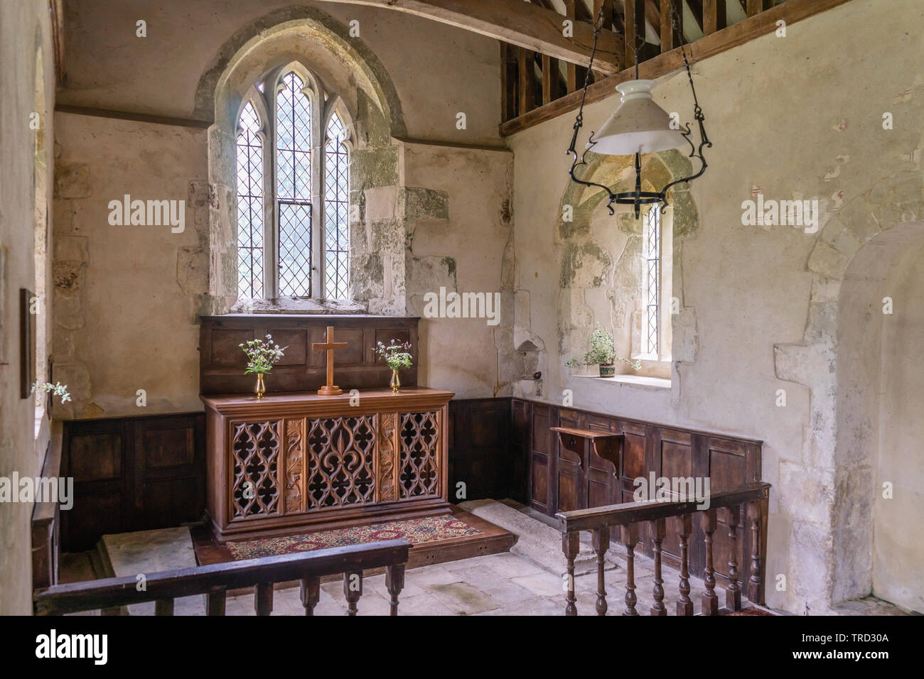 Der Altar im Inneren der Kirche St. Mary im Tarrant Crawford - Ein redundanter Kirche jetzt in der Obhut der Kirchen Conservation Trust (CCT), Dorset, Großbritannien Stockfoto